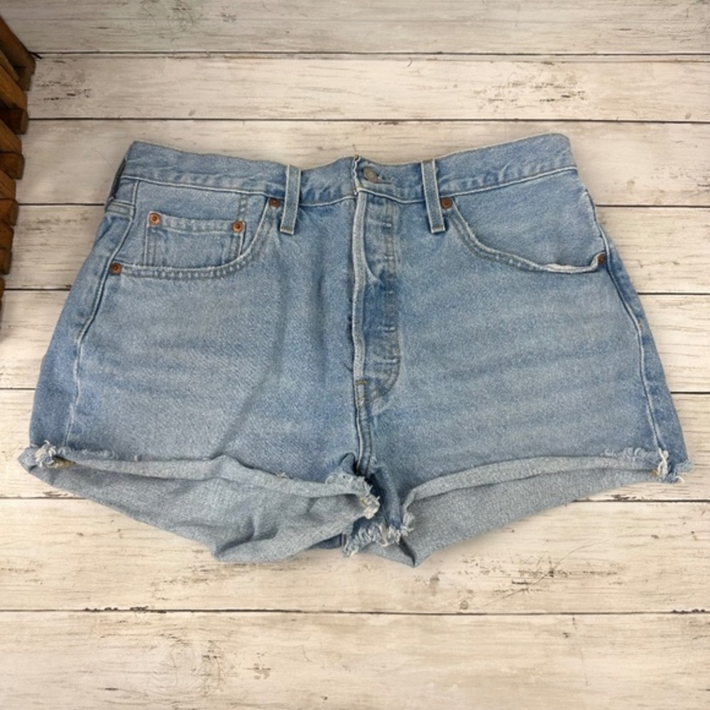 Levis 501 Original High Rise Cut off Jean Shorts Women's Size 32 blue 2.5 inseam